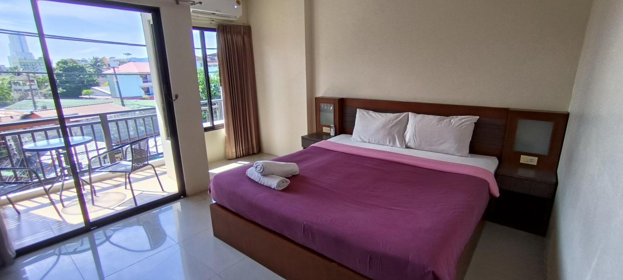 Kanpai Hotel Patong Exterior photo